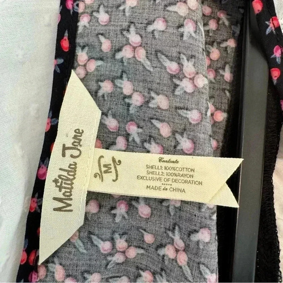 Matilda Jane Womens Size M Eyelet Floral Blouse Cherry Print Popover - Picture 6 of 10